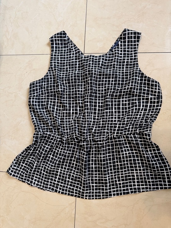 GAP Tops - GAP Black & White Grid Peplum Tank - Women's